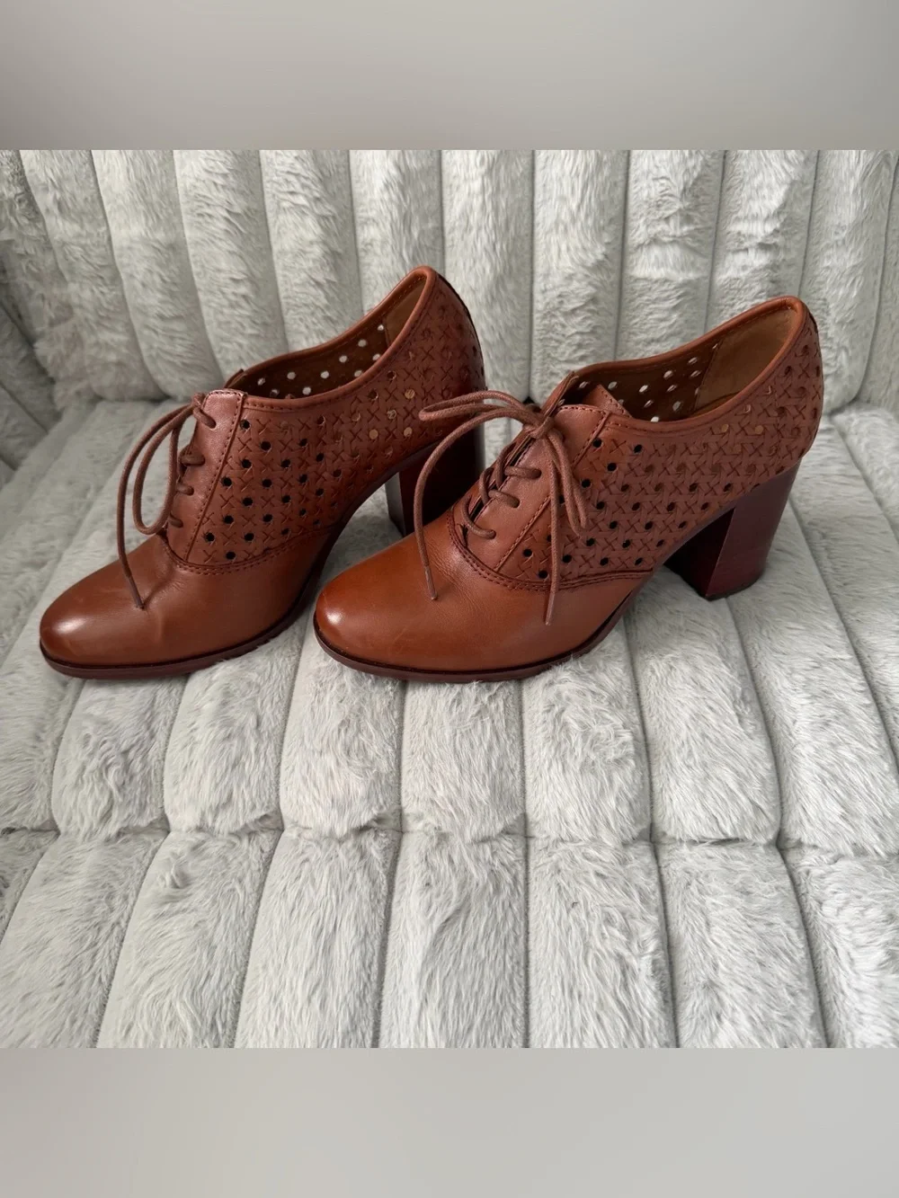 Patricia Nash brown leather Parma heeled lace-up oxfords